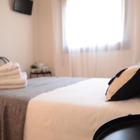 Barcelona Pr Guesthouse El Prat de Llobregat Esterno foto