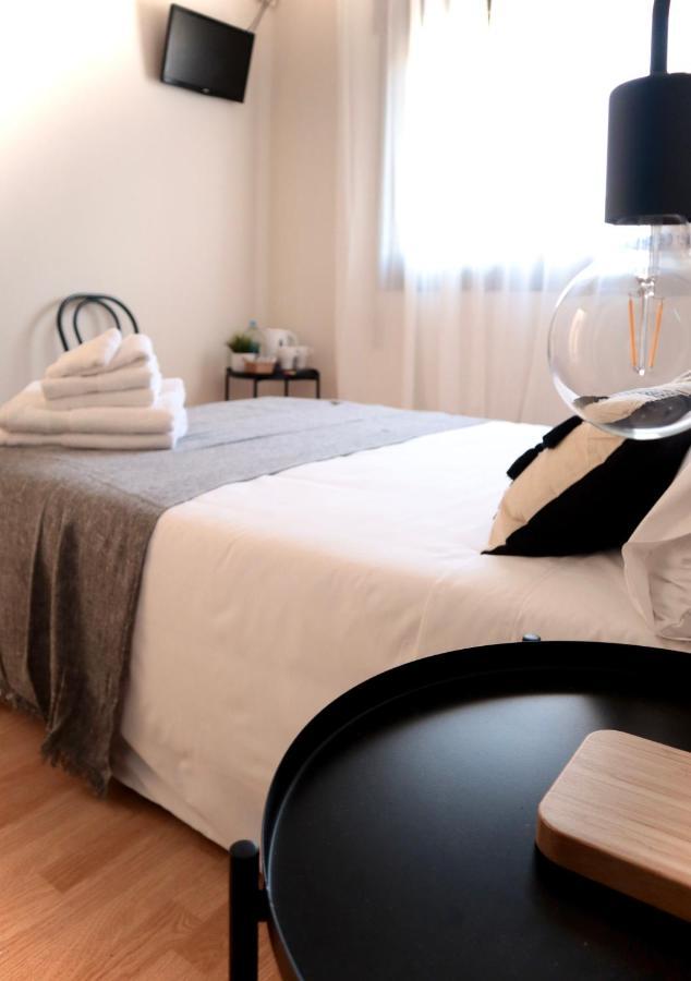 Barcelona Pr Guesthouse El Prat de Llobregat Esterno foto