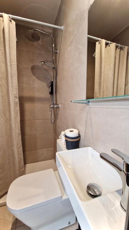 Barcelona Pr Guesthouse El Prat de Llobregat Esterno foto